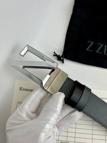 傑尼亞【Zegna】何謂當代男士 活動造型 系列，新款純銅旋轉Z字扣，雙面可用 隨心搭配，寬3.5cm，男士風尚的全新概念.