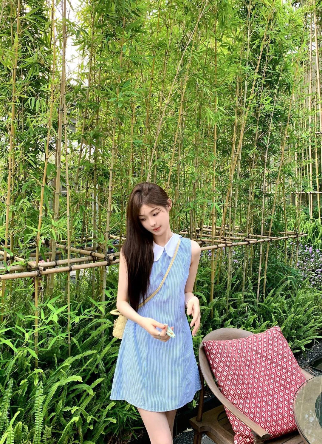 🔝Thom Browne TB 蝴蝶結條紋連衣裙
襯衫裙學院風，領口採用娃娃領設計，三色織帶可以前後裝飾，YB購買對版對標出版，定制面料，區別市場通貨。
尺碼：1 2 3