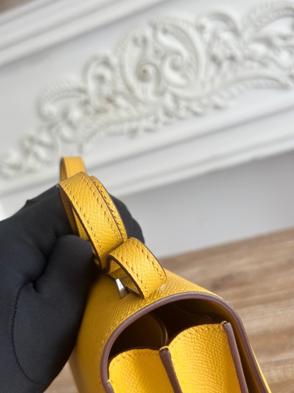 康康  空姐包  
constance  19cm  
epsom掌紋小牛皮  半收工  蠟線縫製