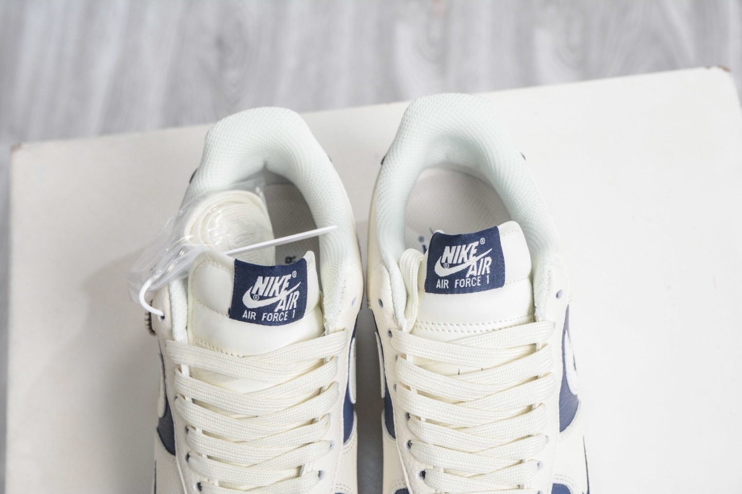 Nike Air Force 1 Low 07 x Balenciaga 巴黎世家聯名-米白藏藍  
貨號：DN1688 817
Size：36 36.5 37.5 38 38.5 39 40 40.5 41 42 42.5 43 44 44.5 45