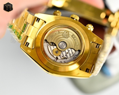 
年度新款強力推薦
🔥經典日誌系列-多功能腕表🔥
防表屆最高版本⌚️勞力士⌚️ 複雜系列六針男表[愛心]爆款[愛心] 多功能腕表。
1⃣️搭載原裝進口9100星期月份月相動能功能機芯機械表！
2⃣️錶盤上採用經典獨家高級奢華稜紋 突顯出這款腕表的華貴氣質[呲牙]
3⃣️錶帶採用進口316鋼帶腕表！
4⃣️表鏡採用雙卜藍寶石鏡面！
5⃣️透視底蓋！
6⃣️直徑41毫米，厚度10毫米！
腕表功能匯集星期/月份/日期/月亮/太陽等功能於一身，最佳男士商務腕表真正的標配！為高端腕表的代表之作！
榮譽出品