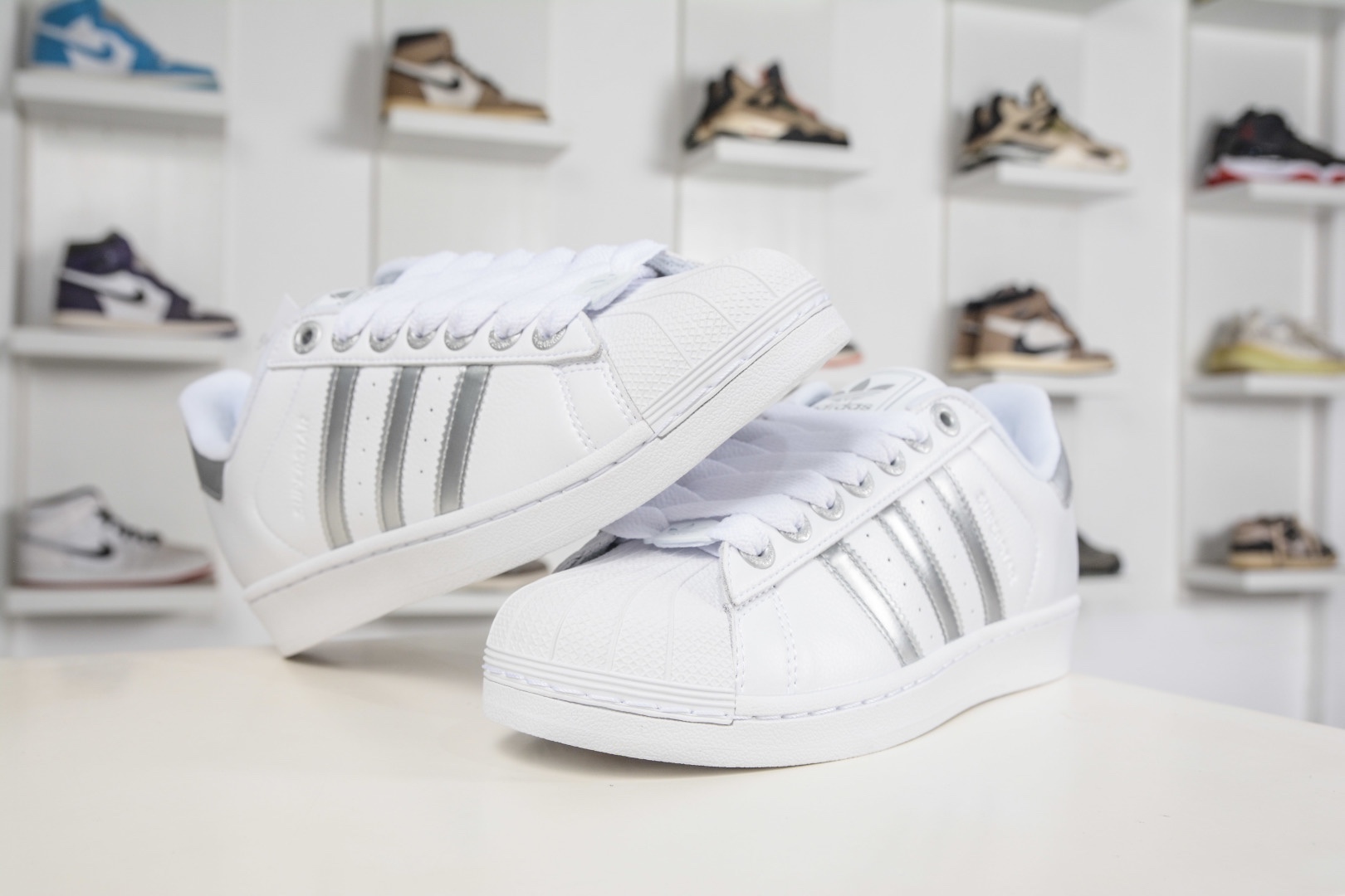 Adidas Originals Superstar 2025全新 貝殼頭
貨號:JR4233
尺碼:35 36 36.5 37.5 38 38.5 39 40 40.5 41 42 42.5 43 44 44.5 45