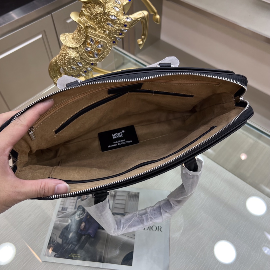 新品 ：Montblanc lnternational（萬寶龍）🔥最新款公文包，不但包型做得好，而且品質也非常精細，採用進口牛皮，半定型設計，帶密碼鎖，款式簡單大方[色][勾引][勾引]
型號 : 212-1
尺寸 : 38-28-6