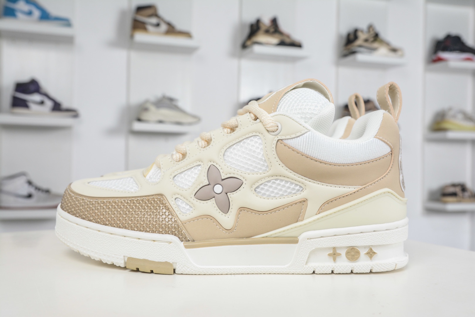 Louis Vuitton Trainer Skate lv時裝走秀運動鞋  
尺碼：36 37 38 39 40 41 42 43 44 45