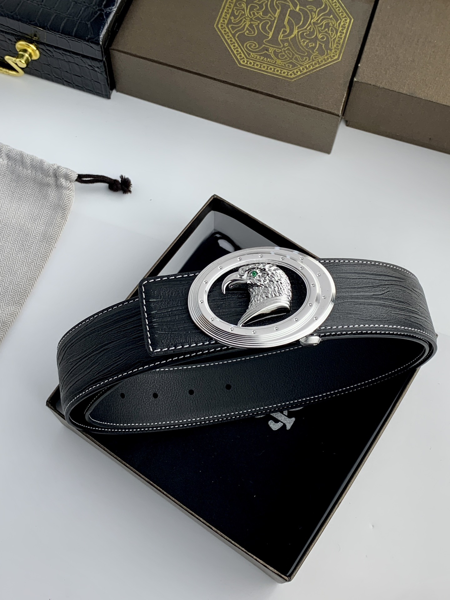 【史蒂芬】原版樹皮紋牛皮腰帶，搭配新款不鏽鋼鷹頭扣，寬度3.8cm，雙面可用，長度不可調節，尺碼（85-110）具有獨特吸引力！