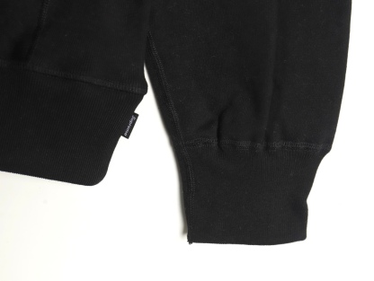 Supreme FW24 WEEK17 Box Logo Hooded Sweatshirt 胸前徽標刺繡logo口袋連帽衛衣帽衫
面料460克 高克重 面布質感強 韌性好 衣服收針處都有打套結（起到加固 久穿不變形 市面普通版本是沒有的哦） 歡迎對比 品質保證
F 尺碼：S M L XL