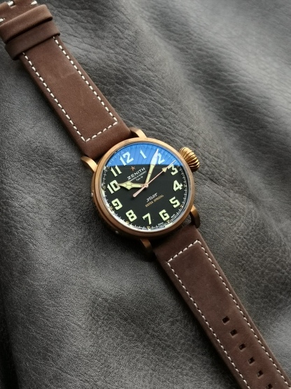 XF限量推薦：真力時飛行員系列29.2430.679/63.1001腕表，青銅表殼，卡其綠色錶盤，9015型自動機械，45毫米。