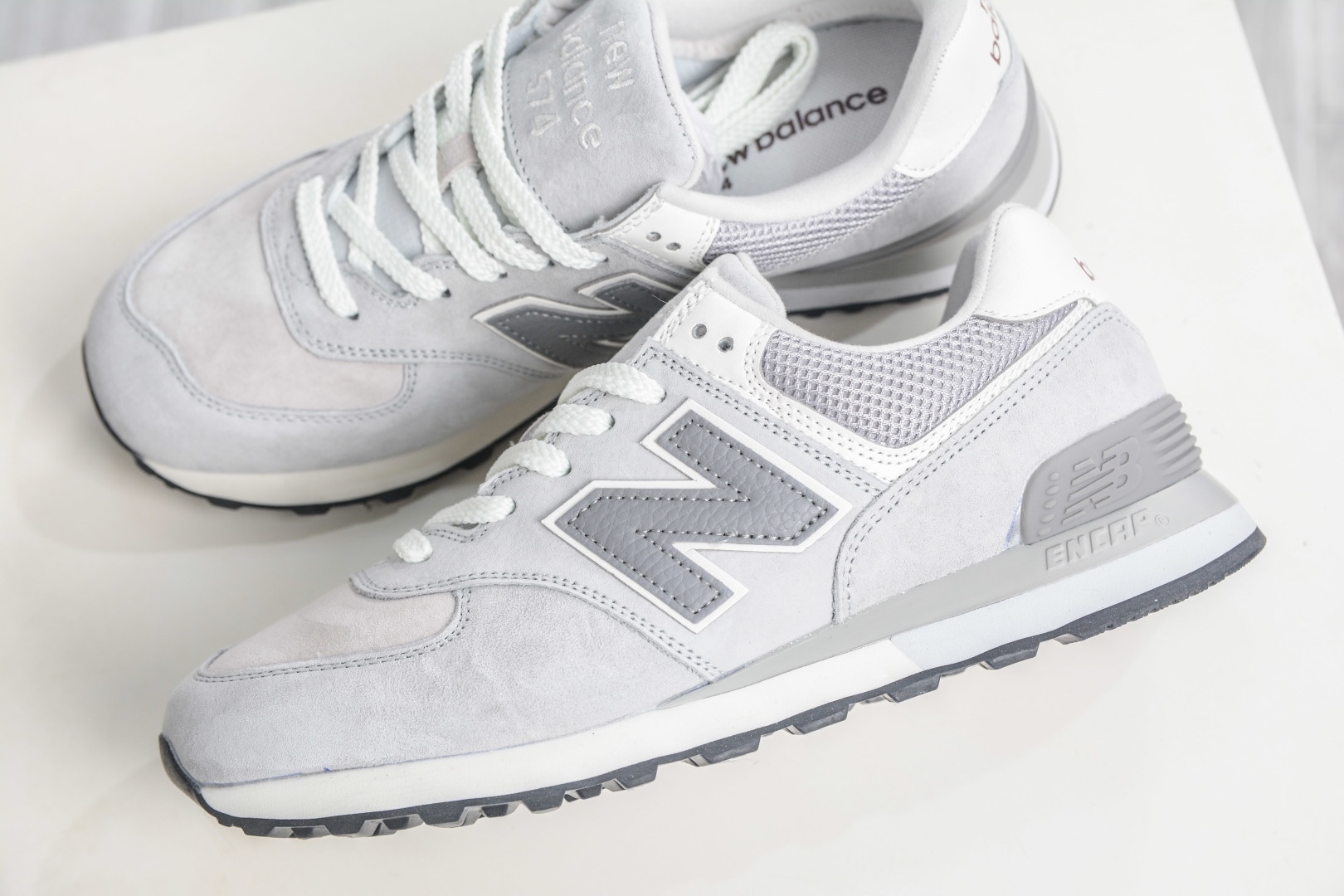 New Balance NB574 低幫復古休閒慢跑鞋 
貨號：U574AL2
Size：36-45