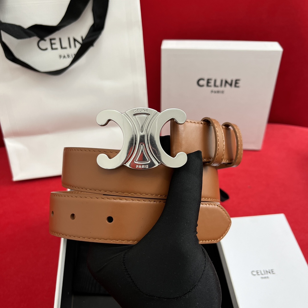 Celine/賽琳 款凱旋門腰帶 寬度3.0cm 男女通用款 💯採用數量稀少的原廠專用小牛皮 搭配精緻凱旋門搭扣 獨家頂級手工 進口邊油