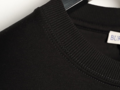 🔝BURBERRY巴寶莉BBR 格紋拼袖短袖T恤
正品購入，50支雙股100%精梳棉170克，2*2精品羅紋210克，面料拼接，面料酵洗，定制1：1商標，合身版型
B Size：S-XL