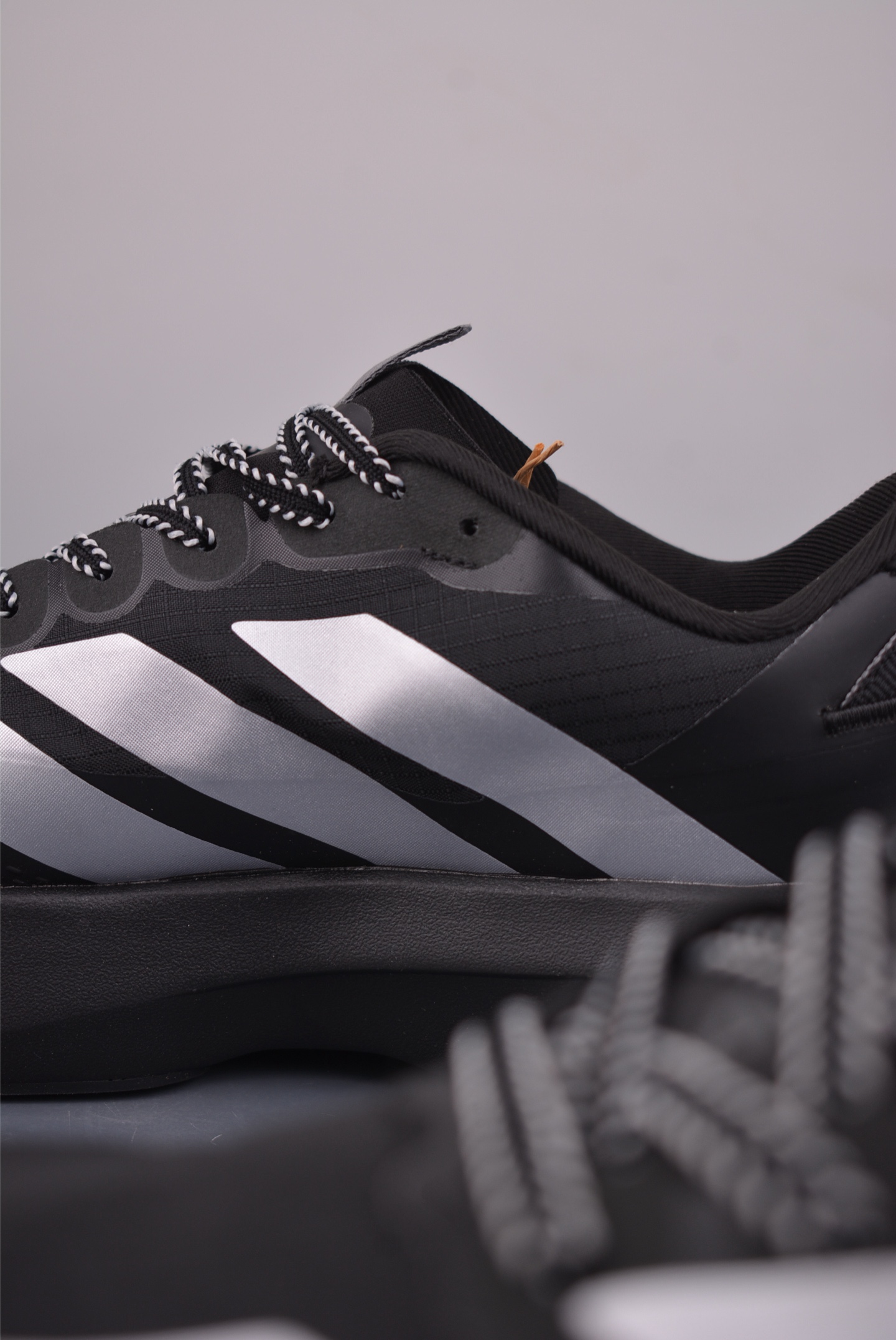 Adidas Adizero Evo SL ATR M
阿迪超輕透氣緩震跑鞋 
官方貨號: KK26832332
尺碼：36 36.5 37 38 38.5 39 40 40.5 41 42 42.5 43 44 44.5 45 46