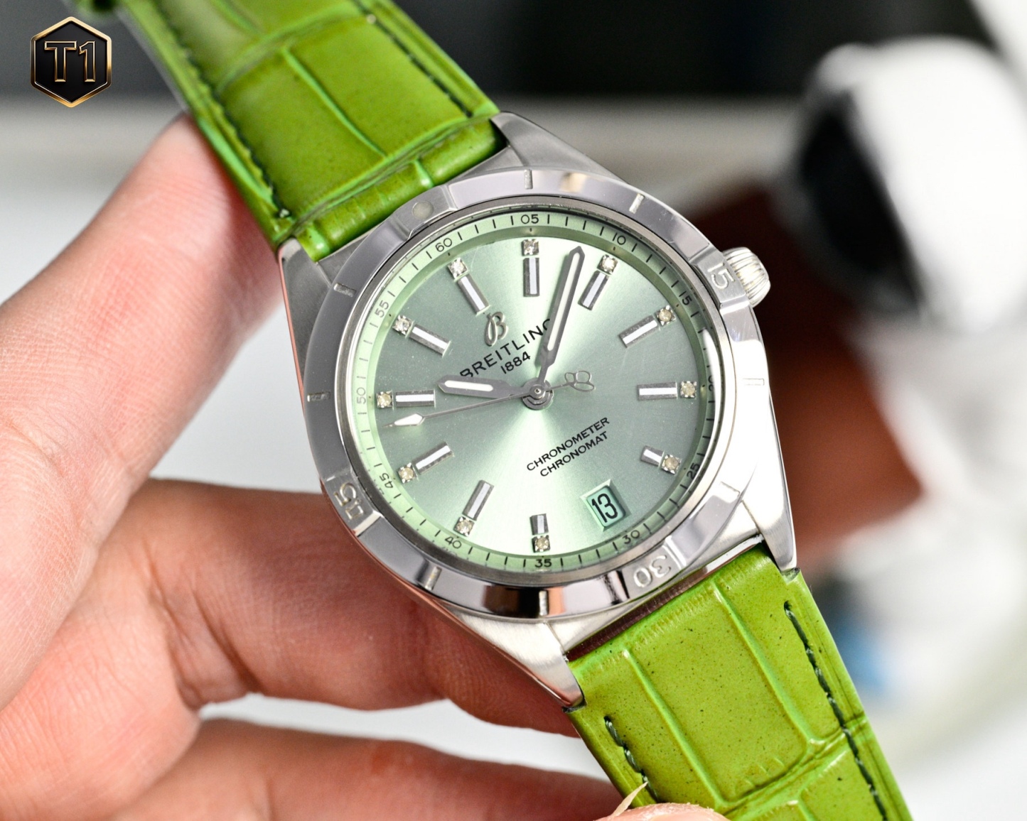 GTR  百年靈新款橫空出世（推出新高度）
全新百年靈機械計時腕表-南海膠囊系列
(chronometer Automatic 36mm)特別版
1⃣️現代復古風格讓您在人群中脫穎而出，打破沈悶，有溫度又不失浪漫！
2⃣️這款優雅的現代復古靈感腕表適合想在人群脫穎而出的女士。（男士也可佩戴，膠囊系列市面最薄的中性款。）
3⃣️融合優異性能和造型美感，時尚而優雅，適合各種場合，多種金屬表殼可供選擇，同時也有鑲嵌彩色寶石鑽，從炫酷的精鋼材百搭雙色間金乃至豪華紅金，一應俱全，時標和多姿多彩錶盤。
4⃣️搭載