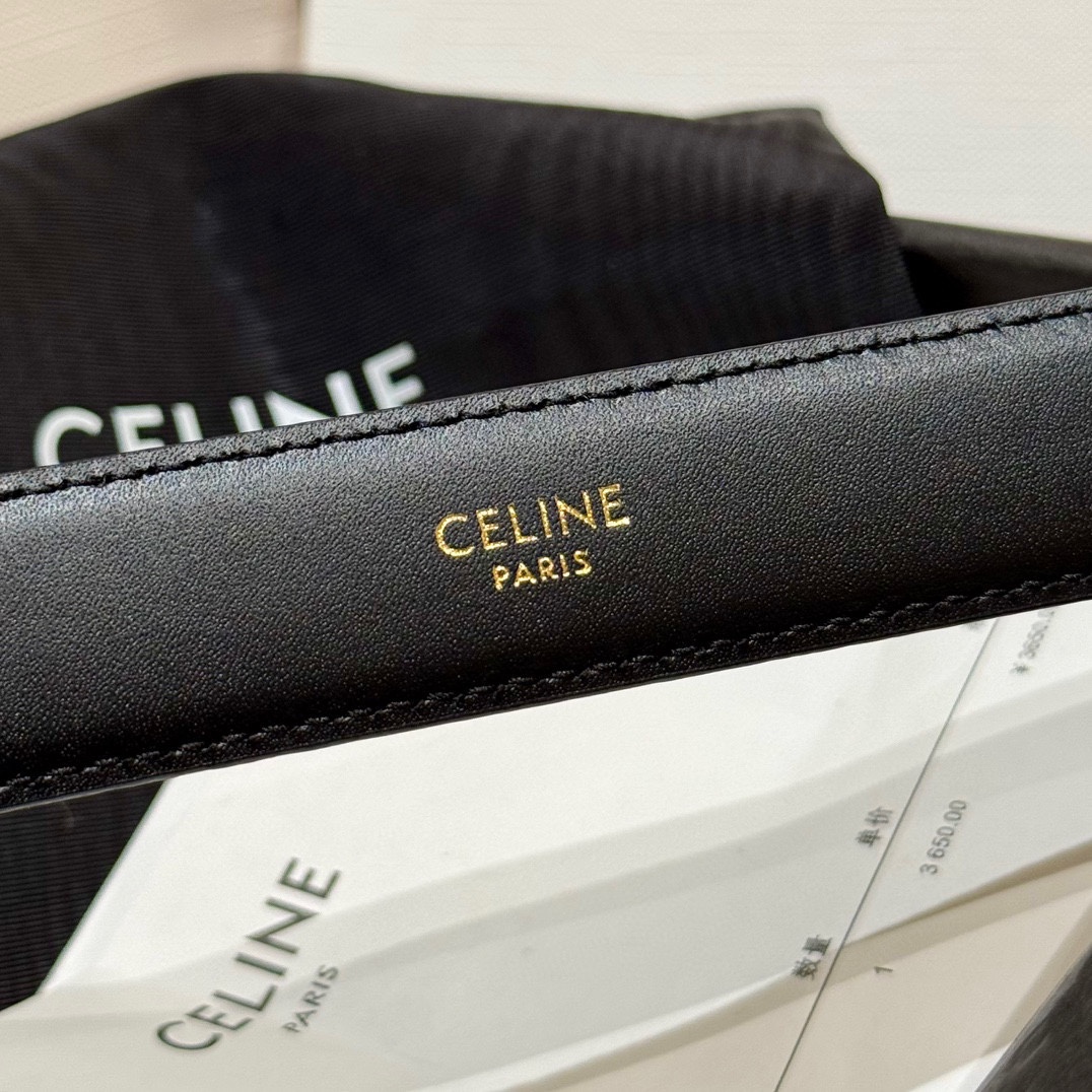 賽琳新款女士凱旋門腰帶
TRIOMPHE 雙面頂級小牛皮腰帶
百搭時尚潮流，寬度2.5cm