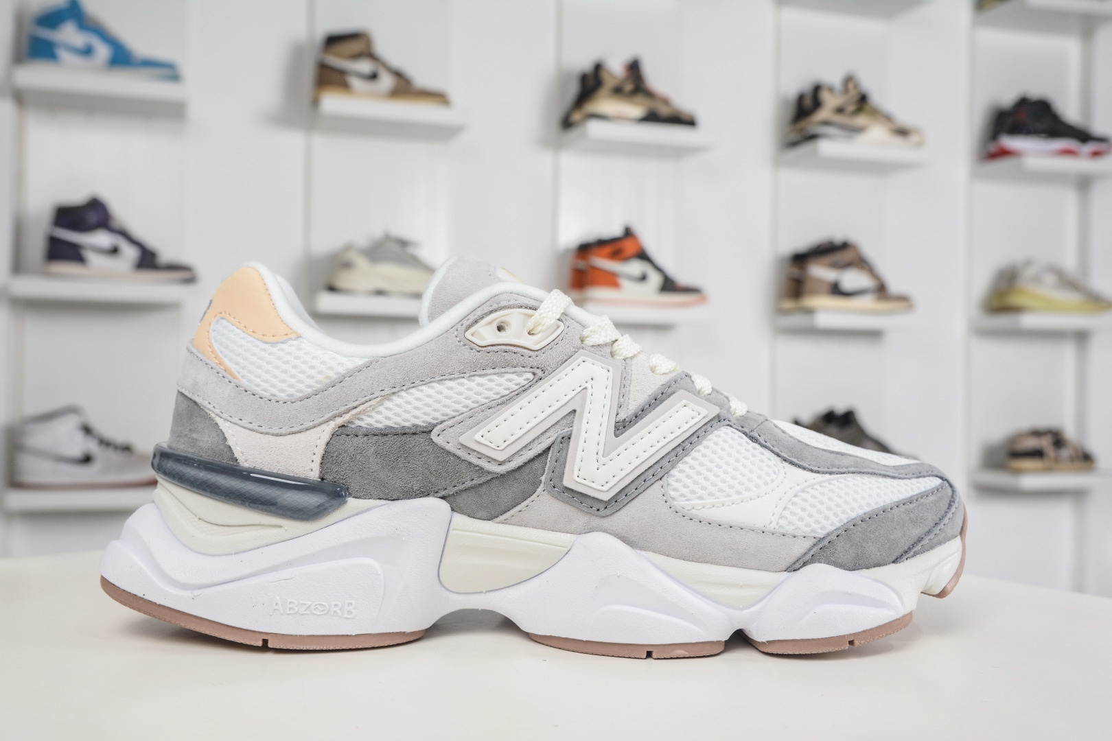 新百倫New Balance NB9060 米灰 U9060AUB 
Size：36 37 37.5 38 38.5 39 40 40.5 41 42 42.5 43 44 45 45.5 46.5