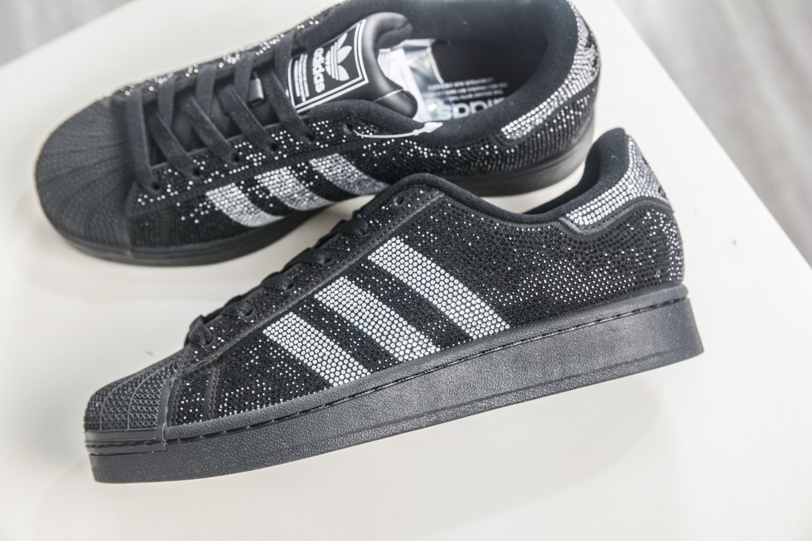 AD Originals Superstar 2 貝殼頭板鞋 
貨號：IH4200
尺碼：35⅓ 36 36⅔ 37⅓ 38 38⅔ 39⅓ 40