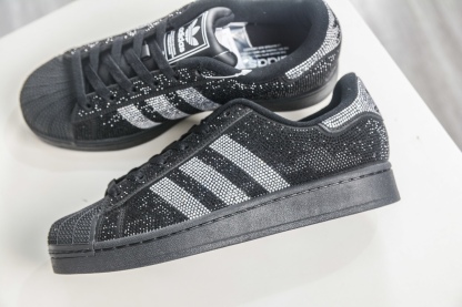 AD Originals Superstar 2 貝殼頭板鞋 
貨號：IH4200
尺碼：35⅓ 36 36⅔ 37⅓ 38 38⅔ 39⅓ 40