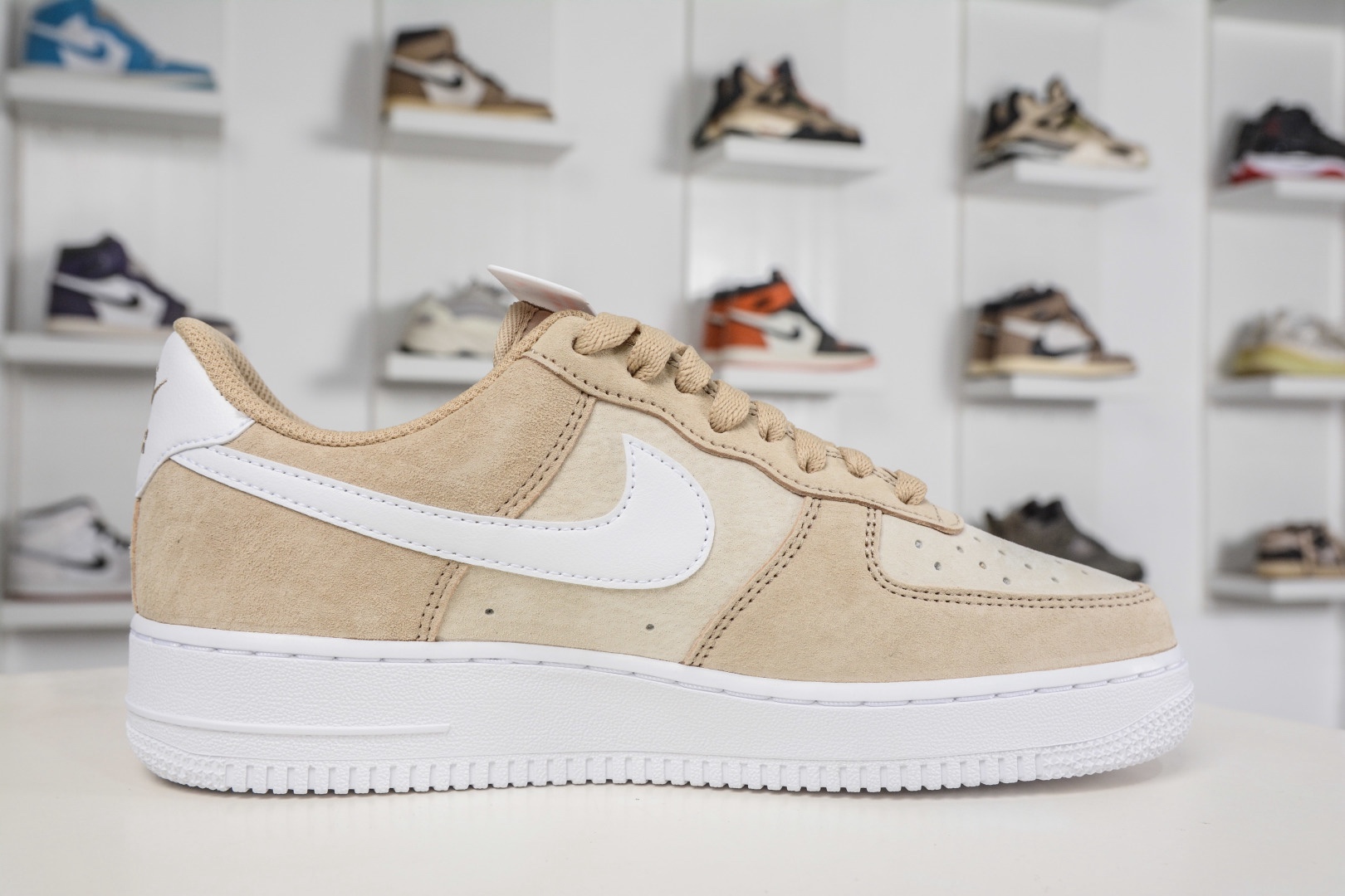 NK Air Force 1 '07 Low 麂皮黃白 
貨號：IQ9964 200
Size：36 36.5 37.5 38 38.5 39 40 40.5 41 42 42.5 43 44 44.5 45