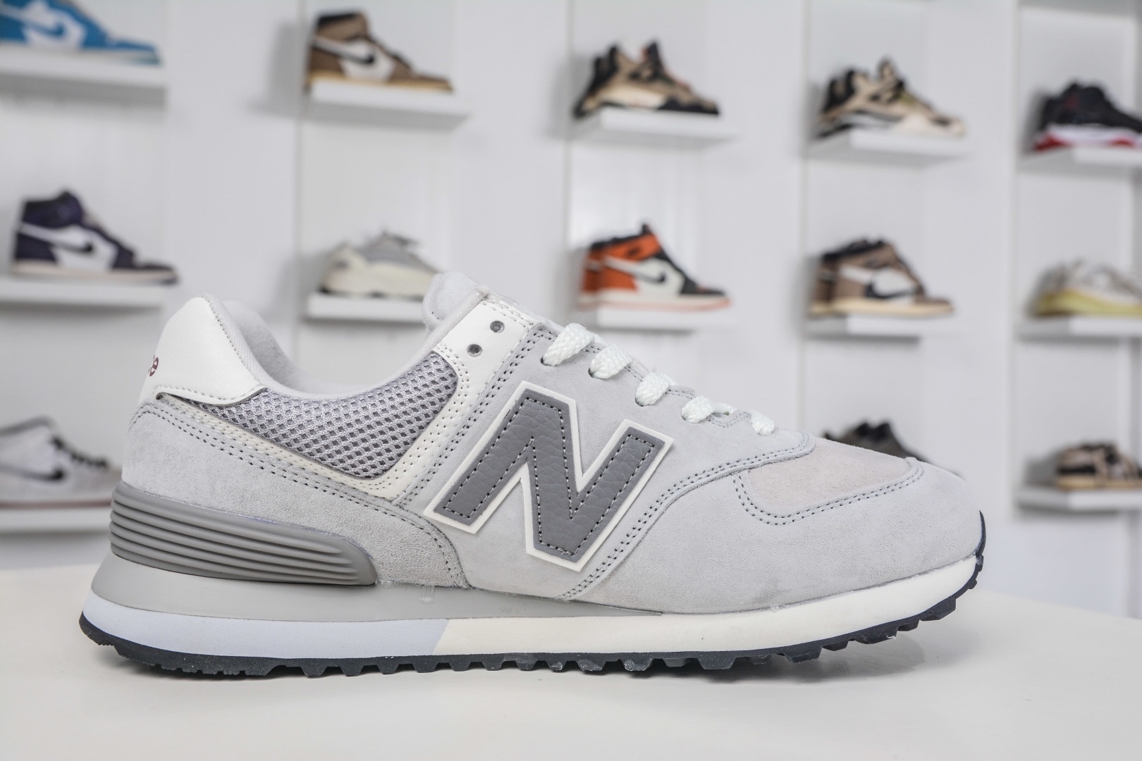 New Balance NB574 低幫復古休閒慢跑鞋 
貨號：U574AL2
Size：36-45