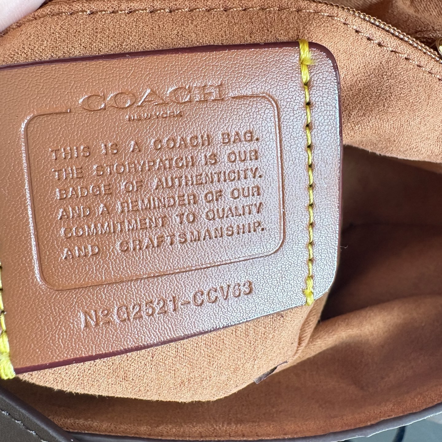 
【新品】COACH/蔻馳奧萊女士ETTA25號翻蓋單肩包腋下包高級通勤 CCV63尺寸25*13.5*6