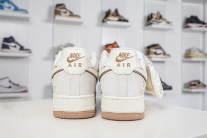 Gucci x NIke Air Force 1 古馳聯名-米黃 
貨號:MM3399 807
Size: 36 36.5 37.5 38 38.5 39 40 40.5 41 42 42.5 43 44 44.5 45