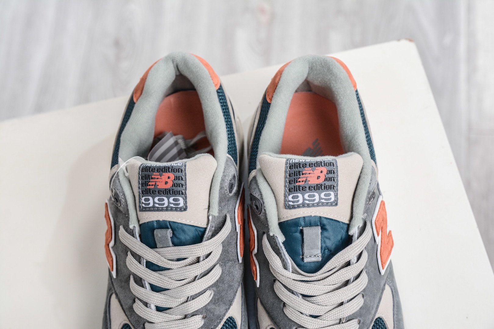 New Balance NB999系列 
貨號：ML999AD
Size：39.5 40 40.5 41.5 42 42.5 43 44