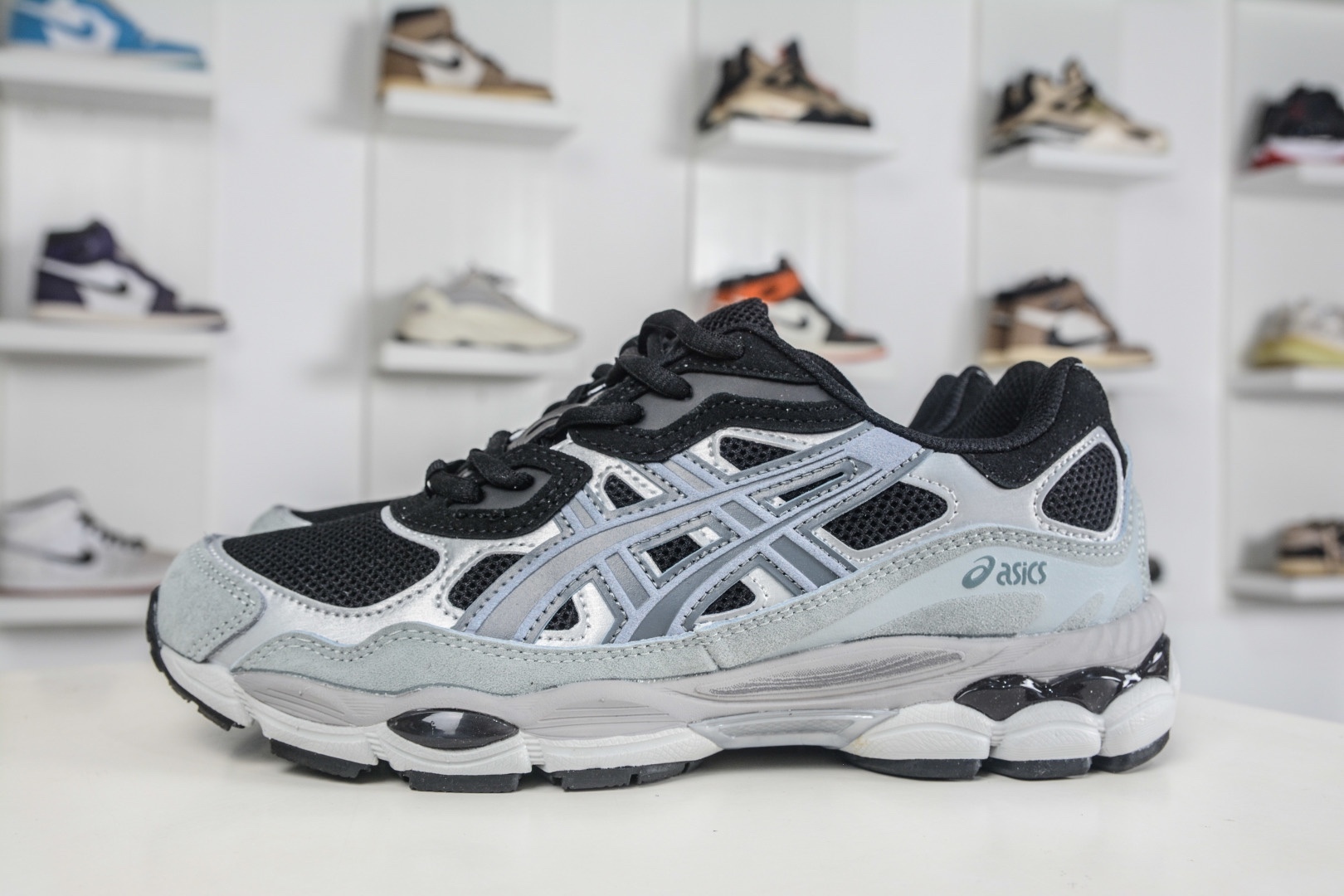 Asics Gel-NYC 亞瑟士運動休閒透氣專業跑鞋
貨號: 1203A383 003
尺碼：36 37 37.5 38 39.5 40 40.5 41.5 42 42.5 43.5 44 45