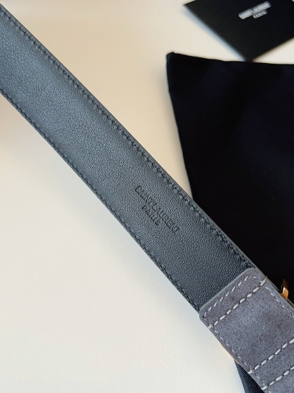 
ysl聖羅蘭2026女士新款腰帶，冬季爆款絨面原版皮，方形搭扣配以ysl標識腰帶環，女士冬季必備款，寬度3.0cm