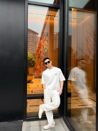 🔝HERMES愛瑪仕 真皮H字貼片短袖T恤正品購入，21支洗後維斯棉190克，1*1羅紋230克，面料拼接，模板刺繡，定制1：1真皮皮標，定制1：1商標，寬松版型
B Size：S-XL