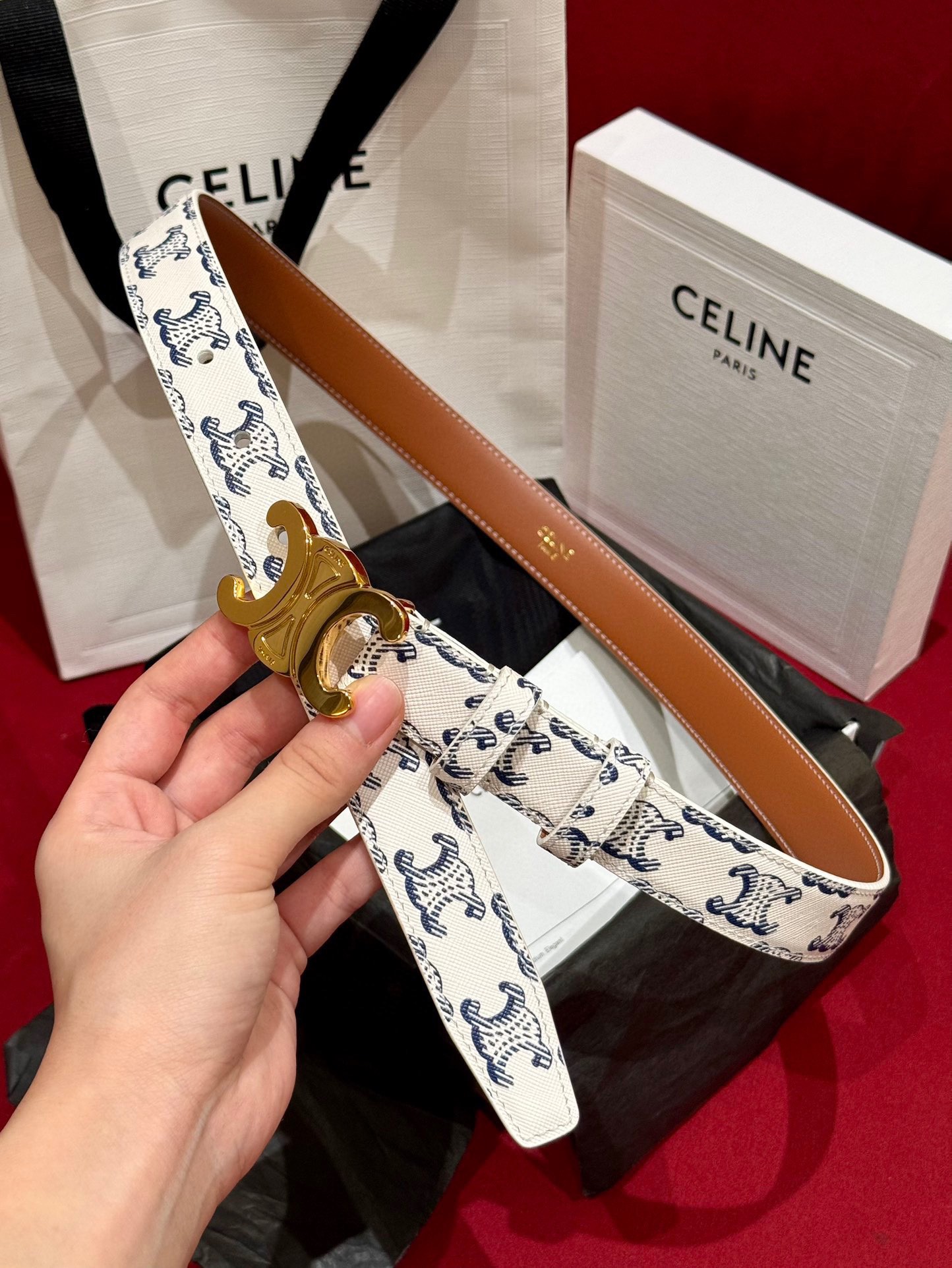 賽琳新款女士凱旋門腰帶
TRIOMPHE 雙面頂級小牛皮腰帶
百搭時尚潮流，寬度2.5cm