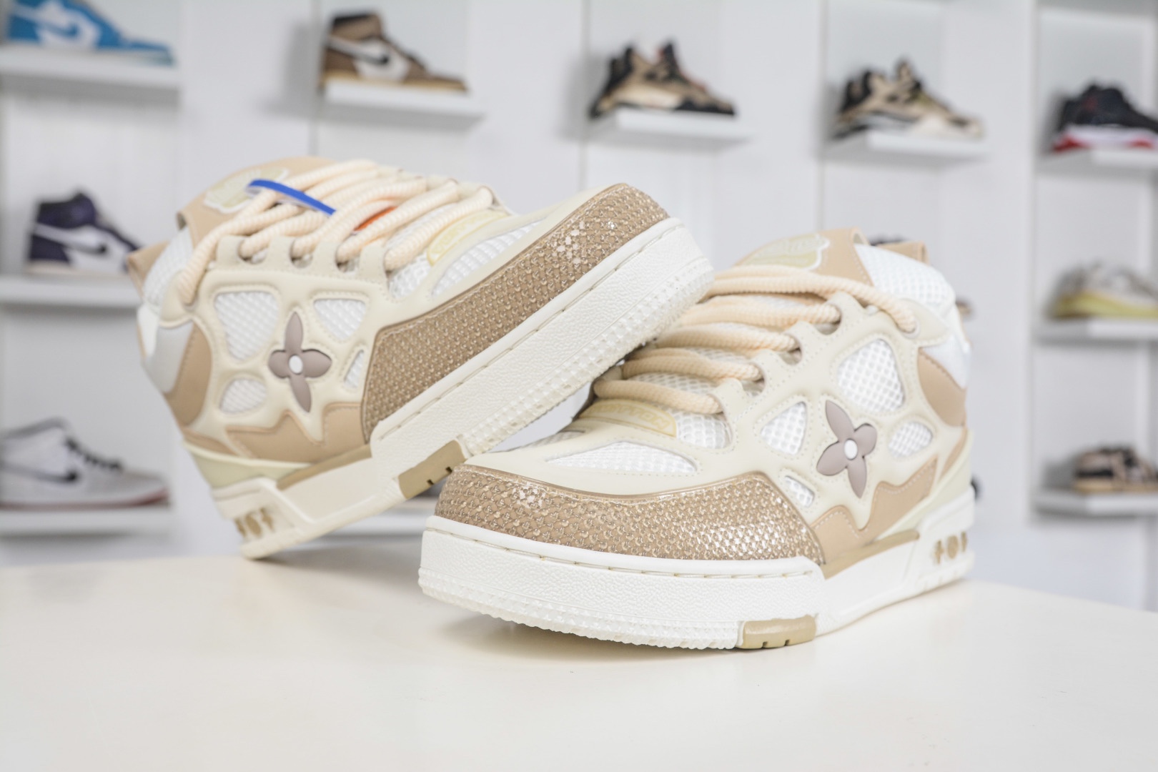 Louis Vuitton Trainer Skate lv時裝走秀運動鞋  
尺碼：36 37 38 39 40 41 42 43 44 45