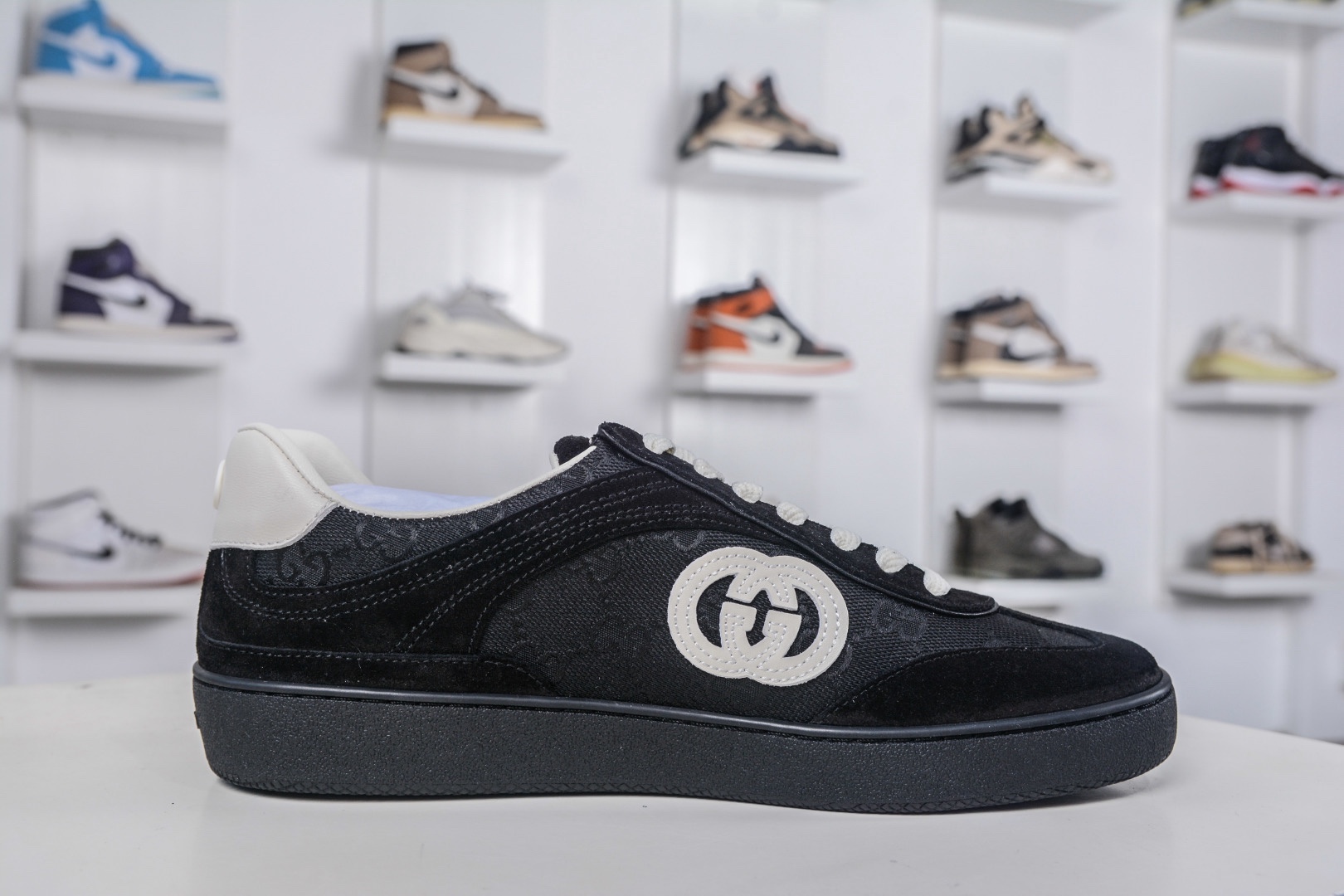 Gucci 古馳G75 圓頭系帶運動鞋 
尺碼：35 36 37 38 39 40 41 42 43 44 45 46