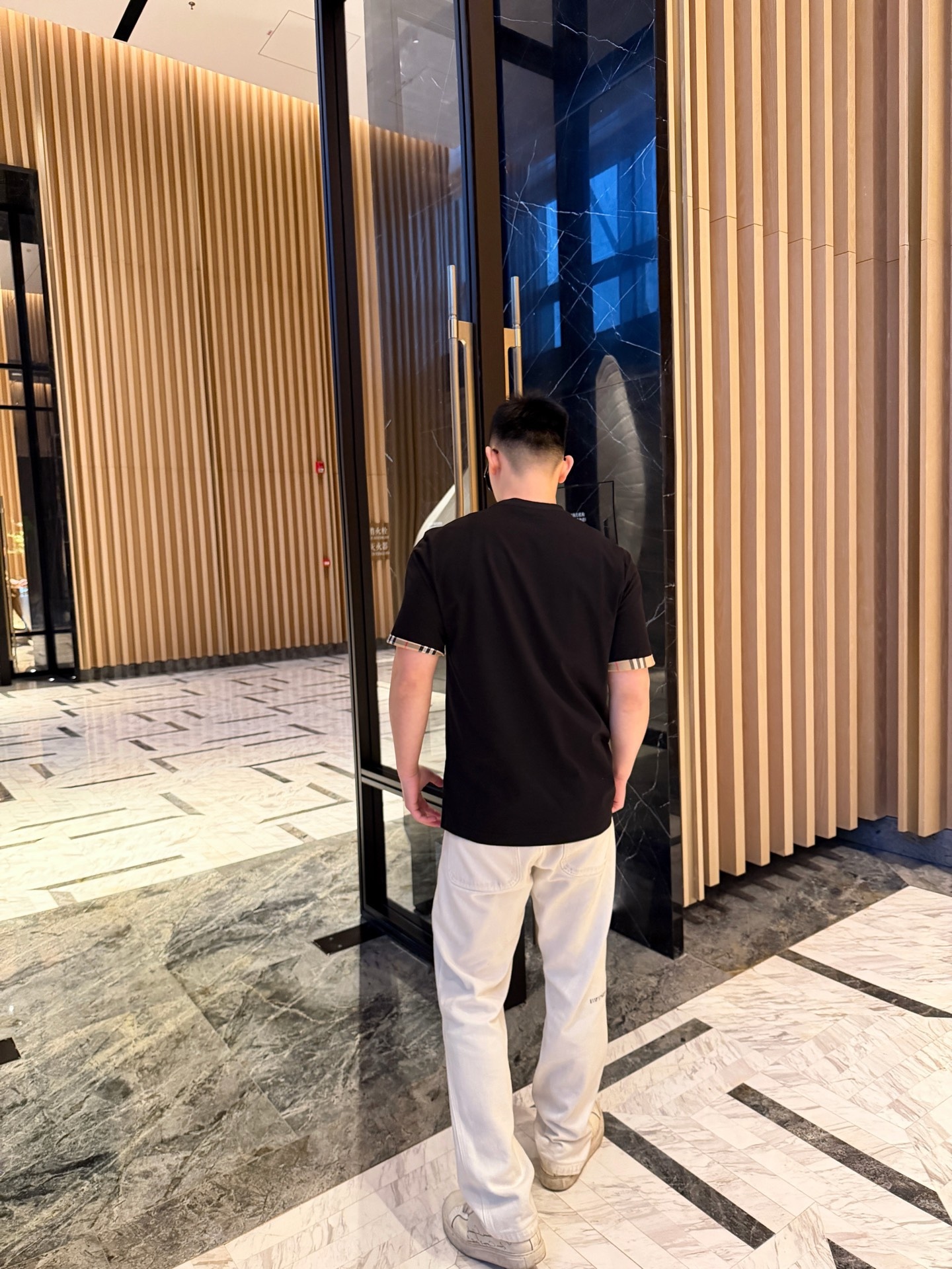 🔝BURBERRY巴寶莉BBR 格紋拼袖短袖T恤
正品購入，50支雙股100%精梳棉170克，2*2精品羅紋210克，面料拼接，面料酵洗，定制1：1商標，合身版型
B Size：S-XL