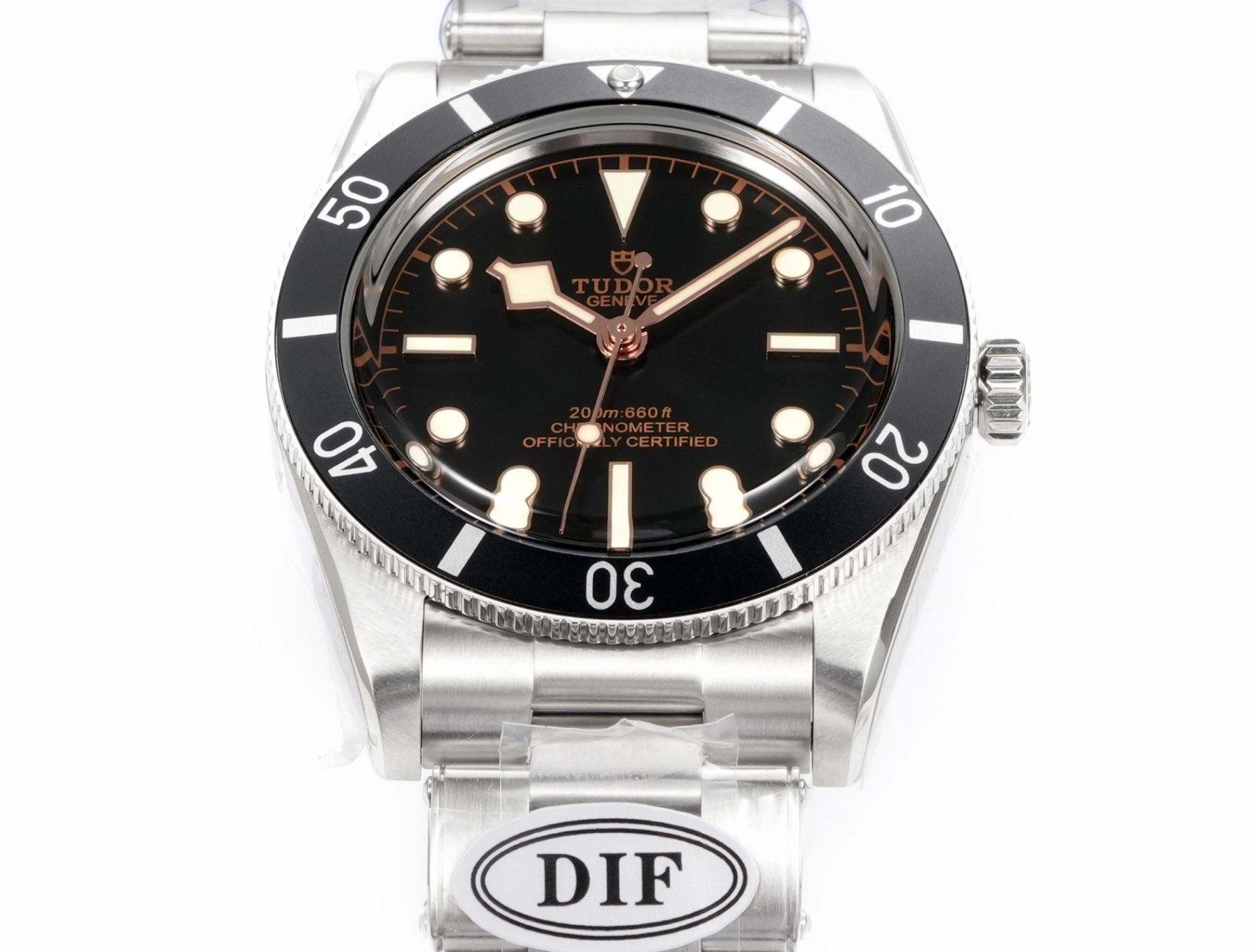 DIF 最強副本 
DIF隆重推出帝舵碧灣54型M79000N腕表，
37mm表殼貼合手腕，佩戴舒適，啞光錶盤簡約大氣，質感細膩，無日曆設計化繁為簡，回歸純粹讀時體驗，以純粹精神和現代表達方式，向1954年問世的品牌首款潛水表-7922型獻上最真誠的敬意！
DIF匠工精神 整表配備導角精磨不拉手 注重細節 質感無敵 搭載丹東定制一檔機芯 日誤差僅3-5秒幾乎0反修 超穩定！
錶帶均為CNC通體成型拉絲工藝錶帶 非小廠組裝片！配備帝舵表“T-fit”表扣 可滑軌微調
超強瑞士夜光刻度 盤面字體油壓立体