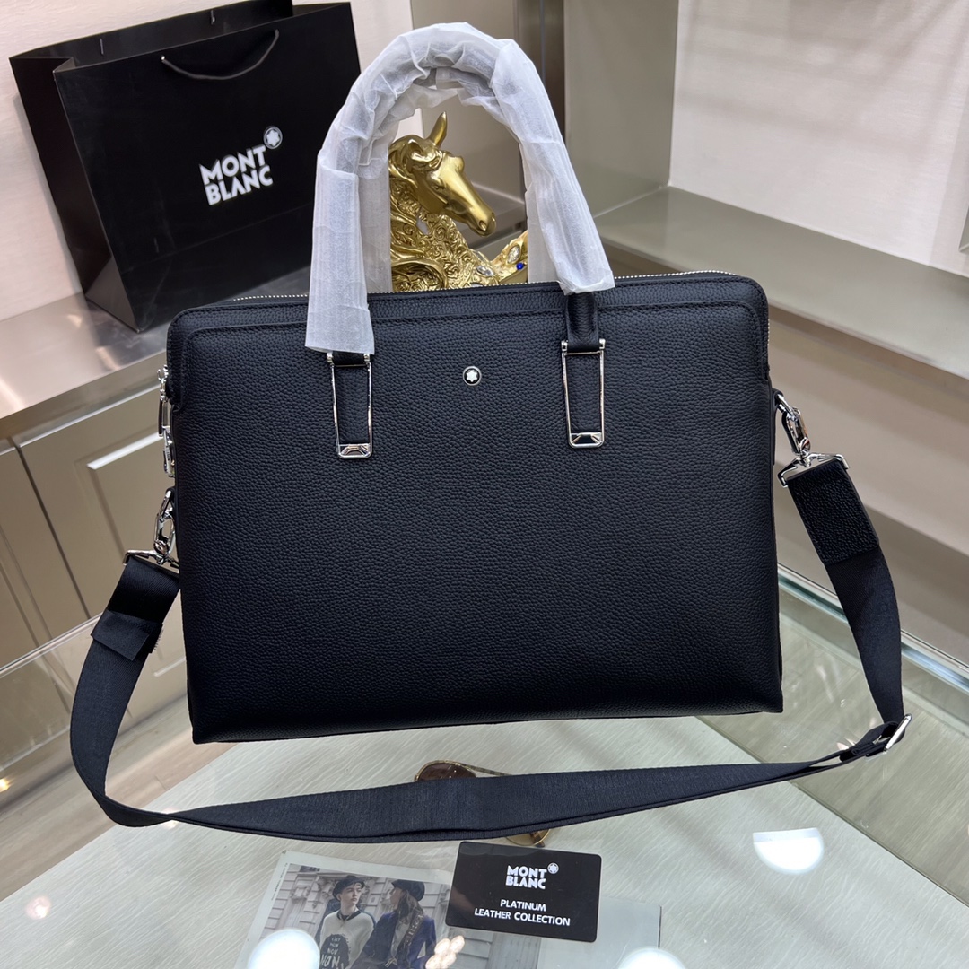 新品 ：Montblanc lnternational（萬寶龍）🔥最新款公文包，不但包型做得好，而且品質也非常精細，採用進口牛皮，半定型設計，帶密碼鎖，款式簡單大方[色][勾引][勾引]
型號 : 212-1
尺寸 : 38-28-6