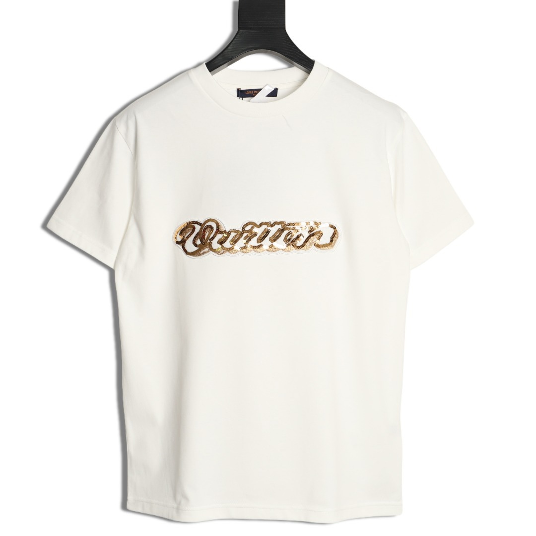 🔝LOUIS VUITTON LV 亮片字母特種刺繡短袖T恤
正品購入，26支雙紗全棉精梳棉220克，1*1索羅娜羅紋280克，特種刺繡，面料酵洗，定制亮片、章仔、商標，合身版型
B Size：S-XL