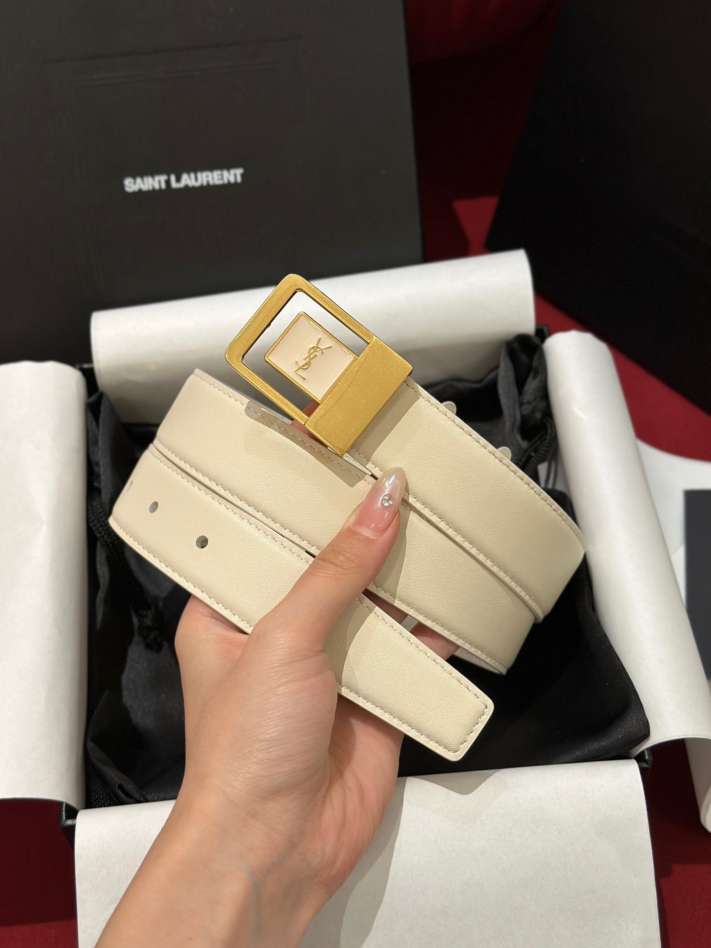 新款YSL，女士腰帶，採用意大利雙面頂級牛皮材質，搭配頂級黃銅扣。寬3.0cm
