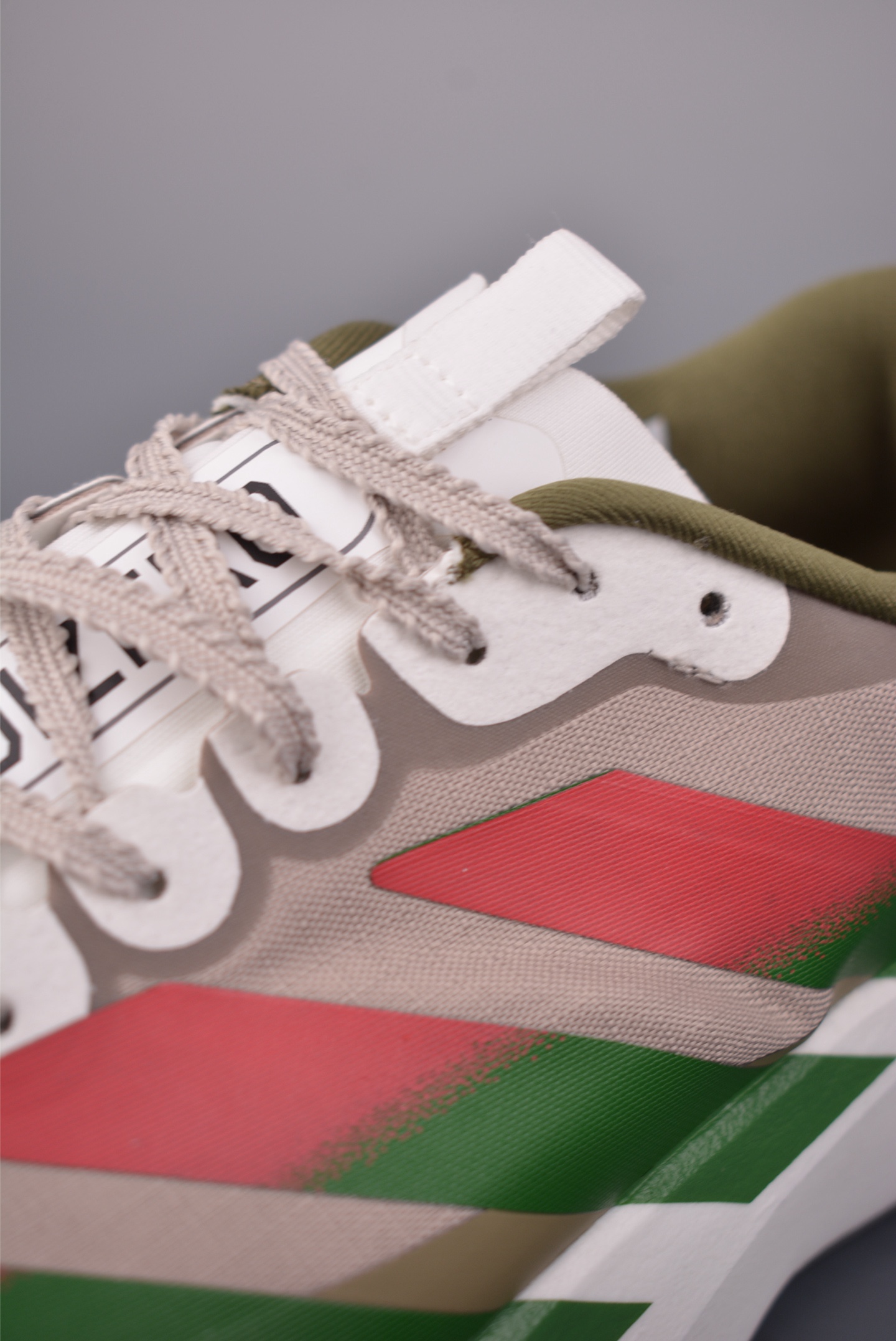 Adidas Adizero Evo SL ATR M
阿迪超輕透氣緩震跑鞋 
官方貨號: KK03072332
尺碼：36 36.5 37 38 38.5 39 40 40.5 41 42 42.5 43 44 44.5 45