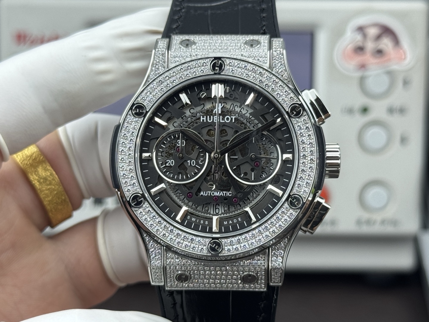 （实拍圖）升級版宇舶hublot恆寶表經典融合CLASSIC FUSION系列，直徑45mm，表殼316L精鋼，耐磨藍寶石玻璃，施華洛世奇鑽石鑲嵌，進口搭載進口7750多巧能計時機芯，還原原裝所有功能，在不同的時空共鳴，如繪畫，如音樂，如時計，獨一無二的HUBLOT最配獨一無二的他，經典融合計時腕表。
