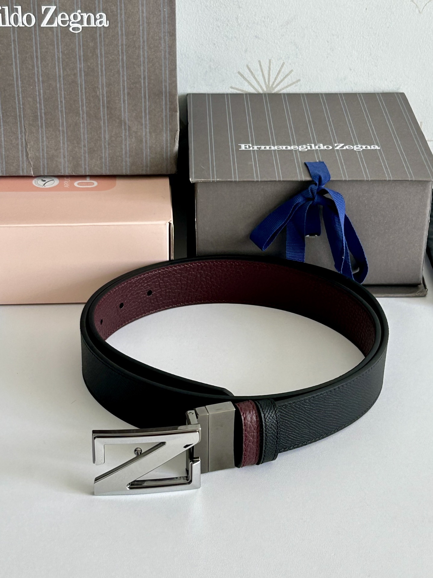 傑尼亞【Zegna】何謂當代男士 活動造型 系列，新款純銅旋轉針扣，雙面可用 隨心搭配，寬3.5cm，男士風尚的全新概念.