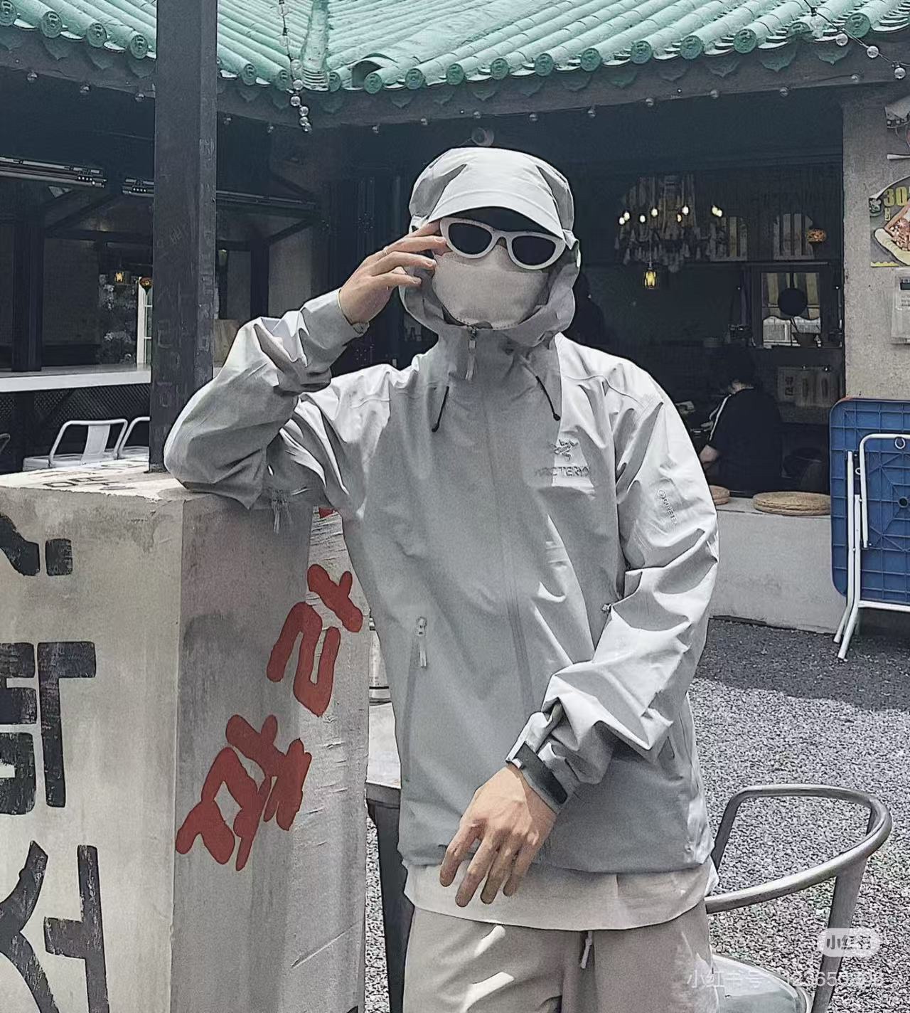 🔝ARC‘TERYX 始祖鳥 BETA LT戶外防水硬殼衝鋒衣
市場獨家全溢膠版本 一比一細節還原
YB四次壓膠工藝 整衣3D立體仿生學設計衣長臂彎 TRI-DURANCE防水防雨面料 自行區別市面先行版本 原包裝原標 全套輔料定制 整衣 腋下YKK雙向拉鍊 五金全部開模定制
R1 SIZE：S-XXL