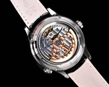 Factory出品
【市場最高版本】JL積家 各路大咖都叫它大醜 其實賦予的是極高贊美 論品味與外觀 在鐘錶界有著舉足輕重的地位 戴出去怎麼都是長臉 各種彰顯品味 Master 地理學家大師系列 Q1428421 復刻版全新升級 多功能腕表 升級Cal.939A機芯 打磨效果更近原裝 升級軸 自動陀為玫金邊 字面紋路清晰 功能：日期顯示 雙時區 動力儲備顯示 316L精鋼  直徑42mm  原裝折疊扣！V+ Factory匠心之作 值得你擁有！