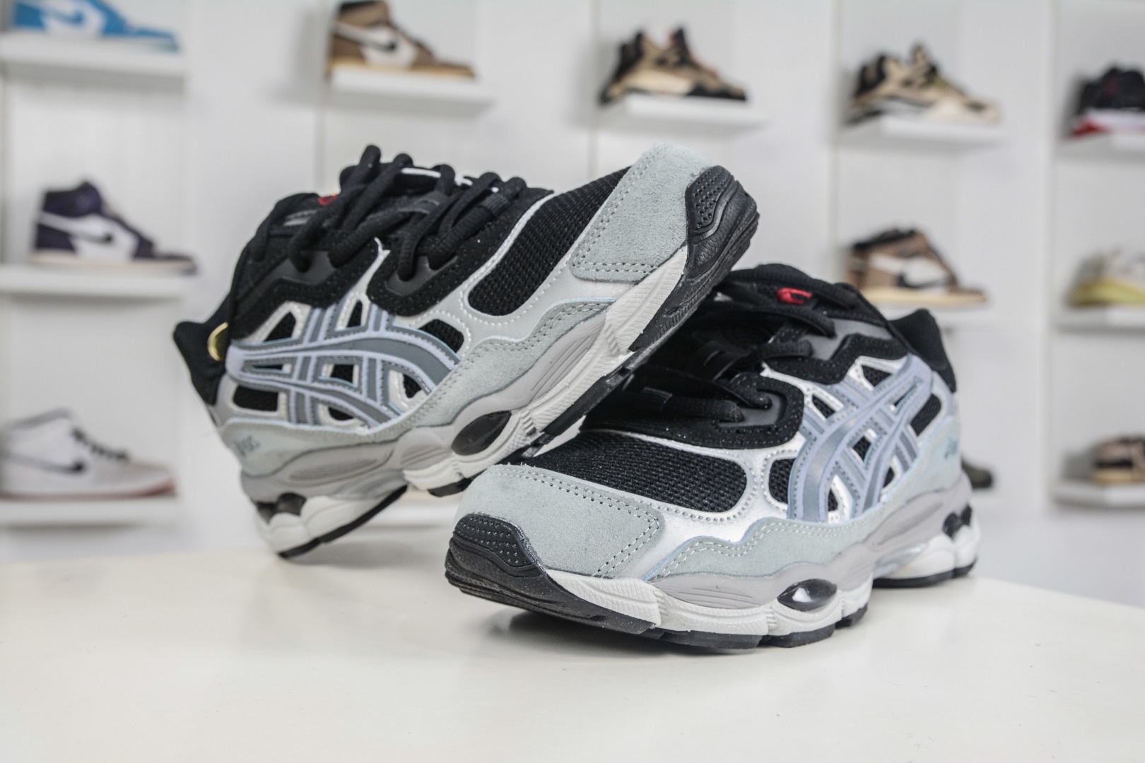 Asics Gel-NYC 亞瑟士運動休閒透氣專業跑鞋
貨號: 1203A383 003
尺碼：36 37 37.5 38 39.5 40 40.5 41.5 42 42.5 43.5 44 45