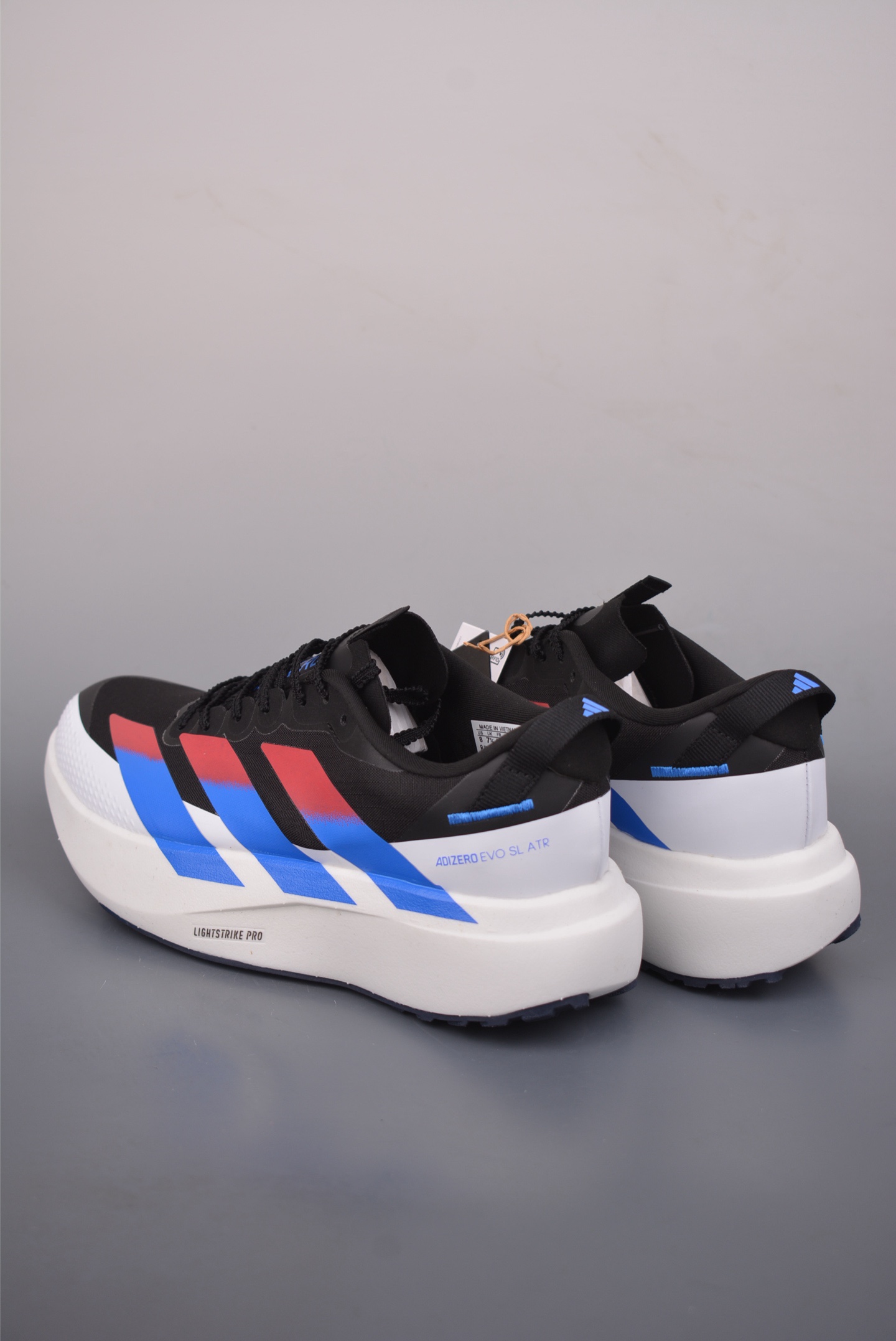 Adidas Adizero Evo SL ATR M
阿迪超輕透氣緩震跑鞋 
官方貨號: KK10662332
尺碼：36 36.5 37 38 38.5 39 40 40.5 41 42 42.5 43 44 44.5 45 46