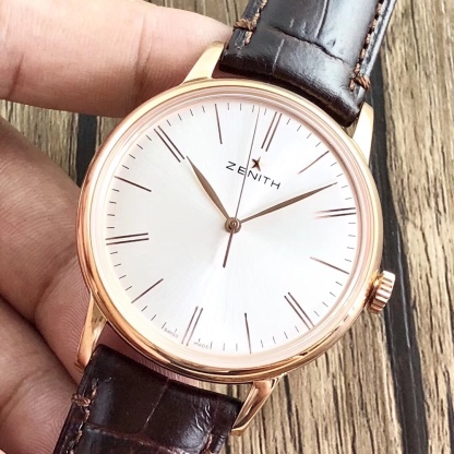 【真力時】菁英系列：一切來得剛剛好！
  機芯：進口9015改制ELITE6150型號-剛剛好
  表殼：原版開模42MM/316L精鋼-剛剛好
  玻璃：弧形雙面防眩處理藍寶石-剛剛好
  字面：字釘鐫刻/鍍銠太陽紋/琢面指針-剛剛好
  皮帶：精選意大利牛皮+膠質底皮-剛剛好
  表扣：原版制動折疊扣-剛剛好
原版開模超級復刻，歷盡兩年時間突破各種工藝難關，到達一切剛剛好的效果！