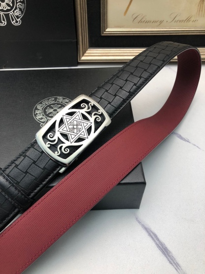 克羅星：原單頭層牛皮燙印花紋面，內襯頭層小牛皮底，搭配原單自動扣，可裁剪的自動帶，此款腰帶面雙採用意大利原定廠制進口牛皮帶身 ，對專版櫃足寬3.5