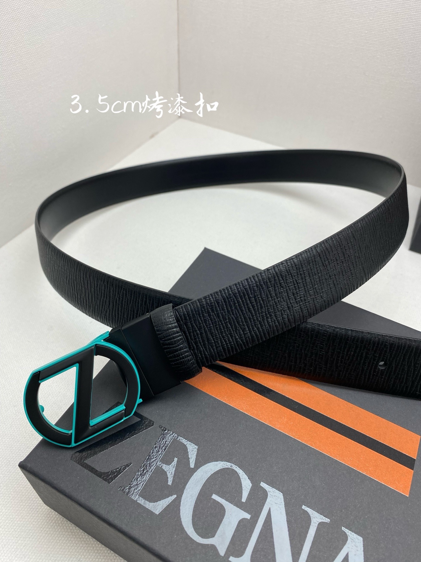 傑尼亞男士腰帶- 寬度35MM 精品扣精工打造  進口小牛皮 獨特設計工藝 手感柔軟 可以裁剪