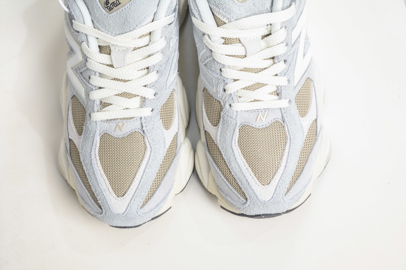 新百倫New Balance NB9060 米灰色 U9060440 
Size：36 37 37.5 38 38.5 39 40 40.5 41 42 42.5 43 44 45 45.5 46.5