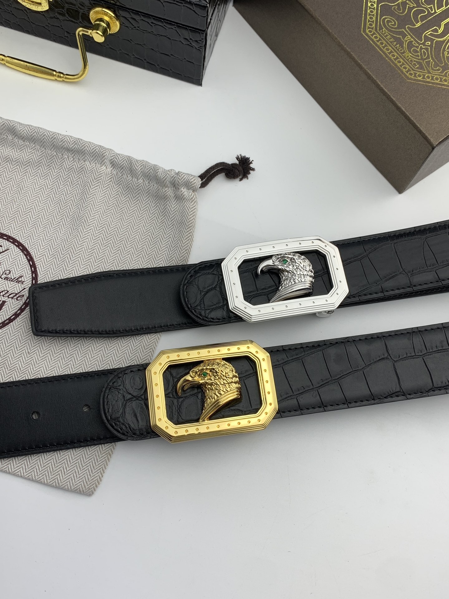 【史蒂芬】原版鰐魚紋牛皮腰帶，搭配新款不鏽鋼鷹頭扣，寬度3.8cm，雙面可用，無夾層，長度不可調節，需要選擇合適的尺碼。具有獨特吸引力！