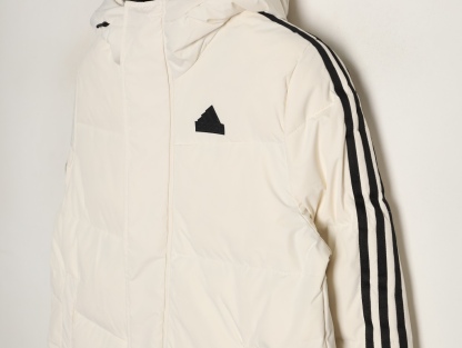 Adidas 阿迪達斯 三條槓保暖專櫃長款落肩款羽絨服
明星同款阿迪羽絨服 adidas 休閒舒適保暖長款羽絨服 男女同款  面料採用原版定制防水防靜電布料 內里採用尼龍雙層封禁設計 過膝長款設計超級保暖 分區填充300克標準80白鴨絨 蓬松度超好 輕便不厚重 拉鍊帶有定制logo 袖子側邊經典三條槓 內里配備口袋 胸前刺繡硅膠小標 清晰立體又飽滿 袖口鬆緊設計更加防風保暖 下擺按扣設計可隨意調節 方便戶外行動 寬松的版型不挑人 穿上就是行走的棉被 絲毫不懼寒冬 
L SIZE:S-XL