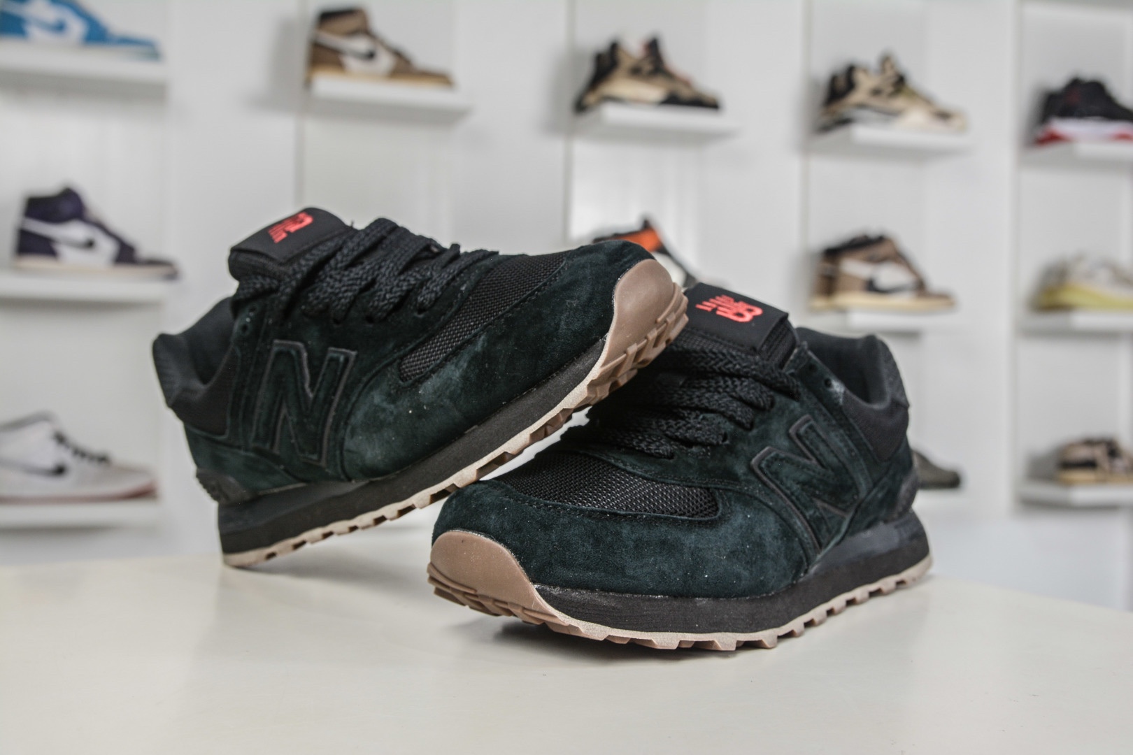 New Balance NB574 低幫復古休閒慢跑鞋 
貨號：U5748HM
Size：36-45